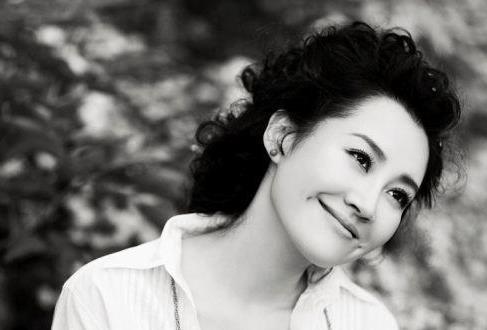 许晴 家庭背景,出身名门，演绎人生精彩